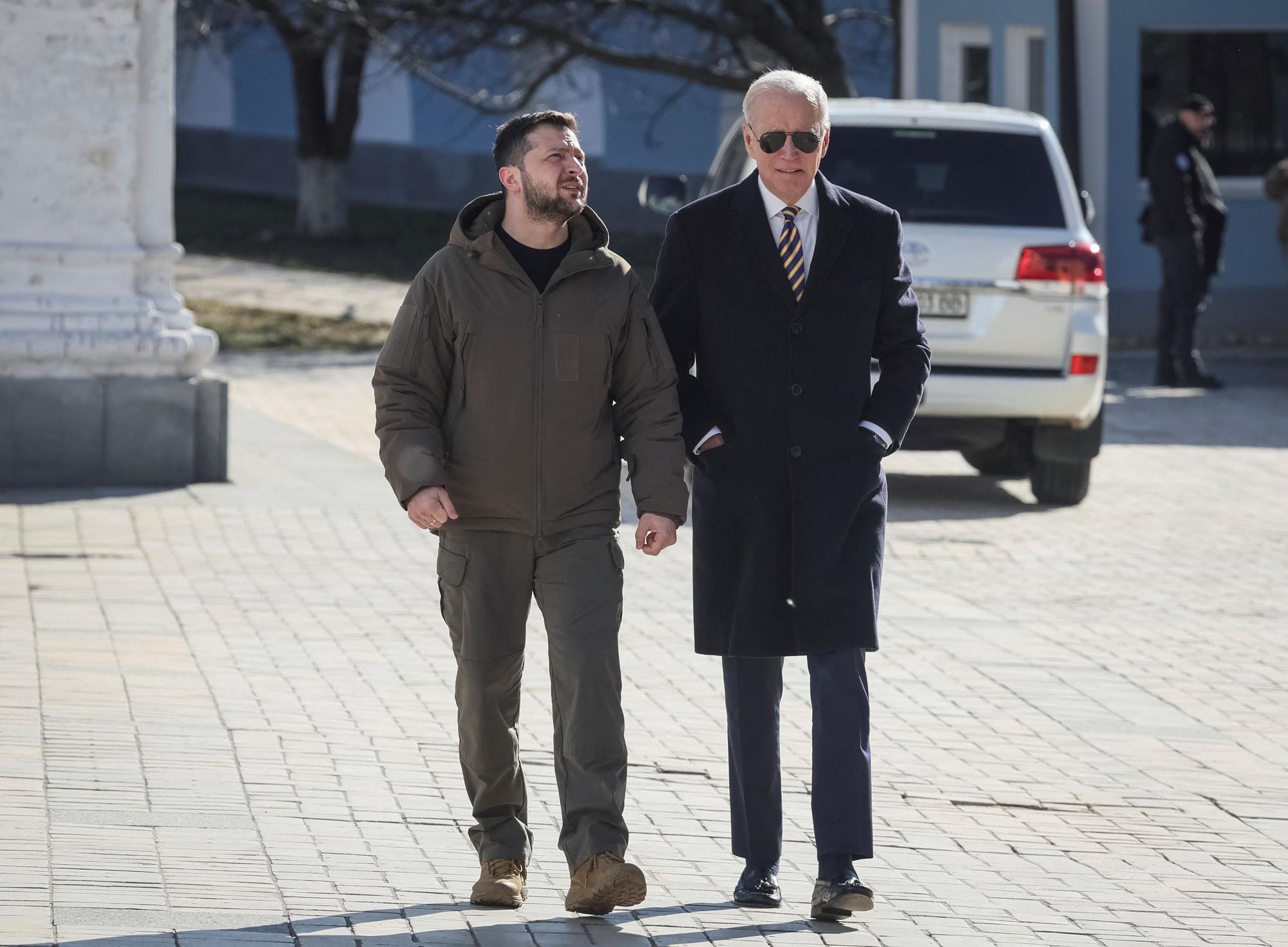 Joe Biden visita Kiev