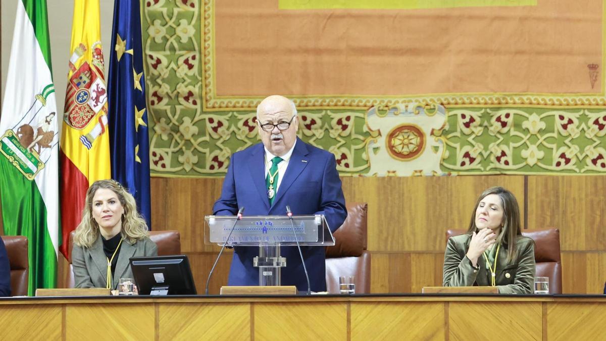 El presidente del Parlamento andaluz, Jesús Aguirre, pronuncia su discurso institucional con motivo del 28F