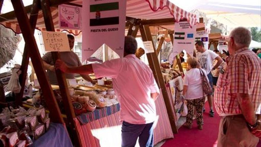 15.000 visitas y 10 toneladas de ventas en la Feria del Queso 2016