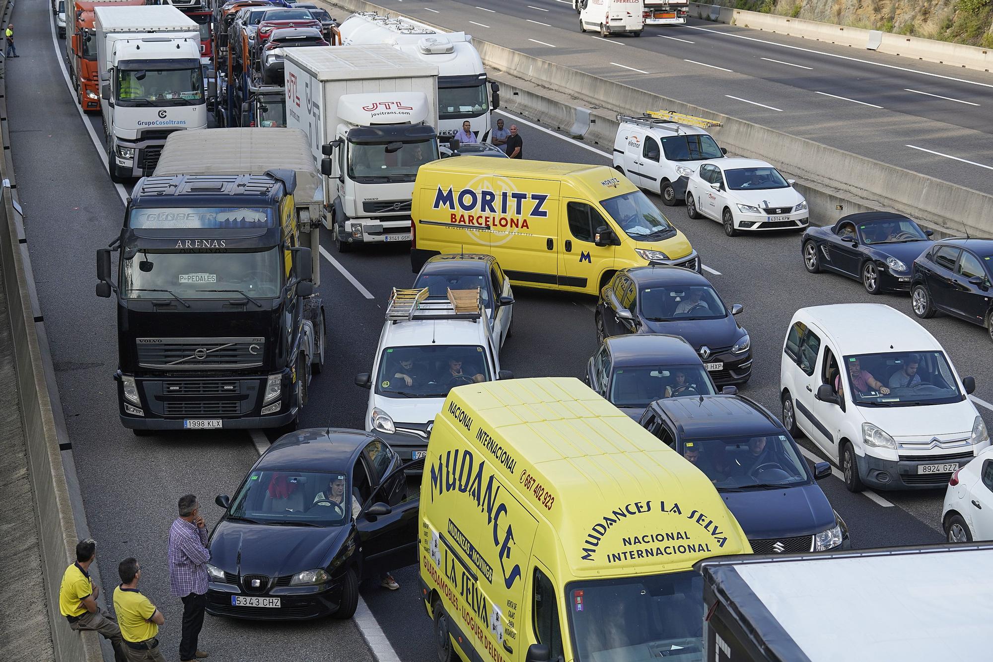 Accident de trànsit a l'AP-7 a Sarrià de Ter