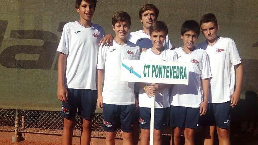 Equipo infantil del CT Pontevedra. // FDV