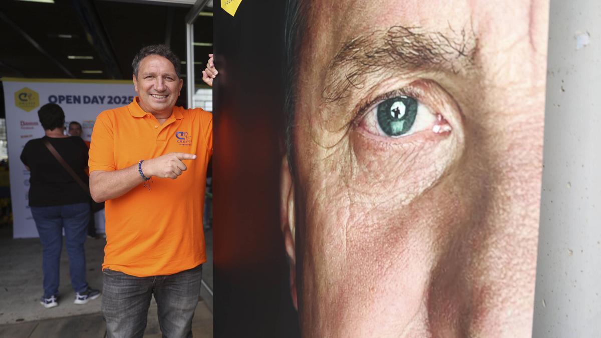 Eusebio posa junto a la figura de Cruyff en el Open Day de la fundación del mito neerlandés