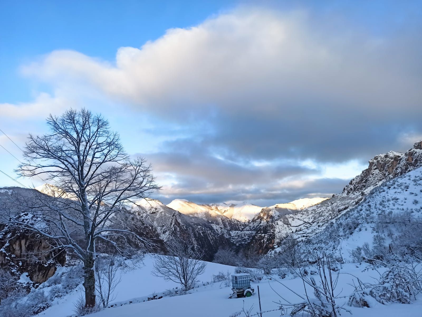 Somiedo, tras el puente de temporal: nieve, nieve y más nieve