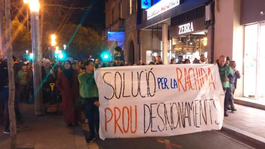 Un centenar d&#039;activistes es manifesten en protesta pel desnonament d&#039;aquest dilluns a Manresa