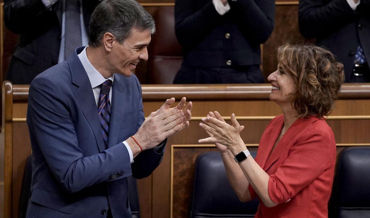 Pedro Sánchez y María Jesús Montero, este miércoles, en la última sesión de control a la que asiste la vicepresidenta.