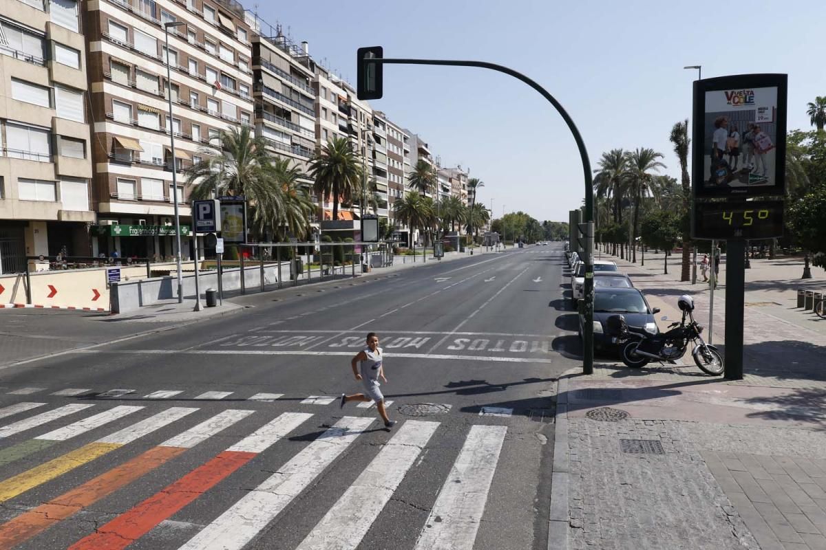 FOTOS: Córdoba calurosa y sola en una tarde de agosto