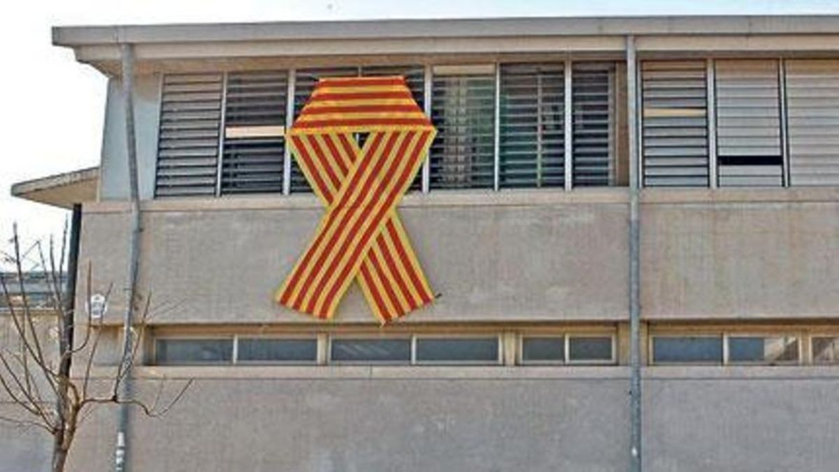 La Justícia balear rebutja imposar el 25% de castellà en un institut de Palma en ple curs La Justícia balear rebutja imposar el 25% de castellà en un institut de Palma en ple curs
