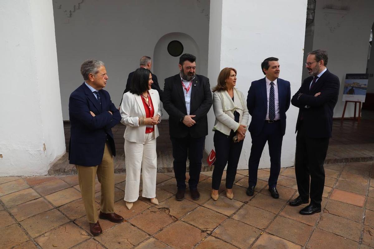 Salvador Fuentes, Encarna Laguna, Vicente Palomares, Ana López, José María Bellido y Adolfo Molina.