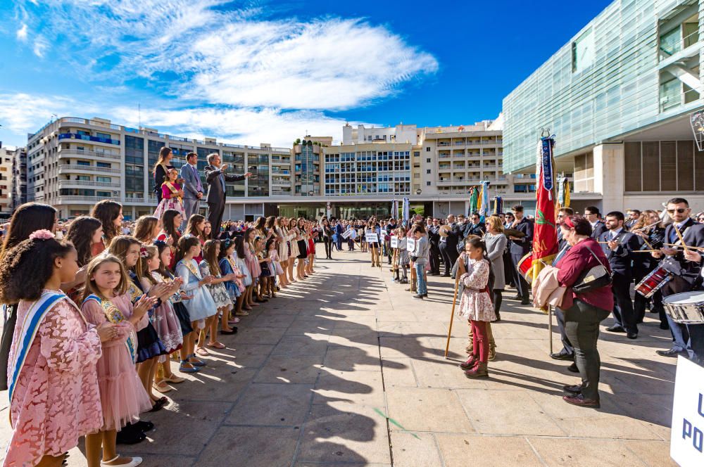 Más de 500 músicos marcan el ritmo en el inicio de las Fiestas de Benidorm