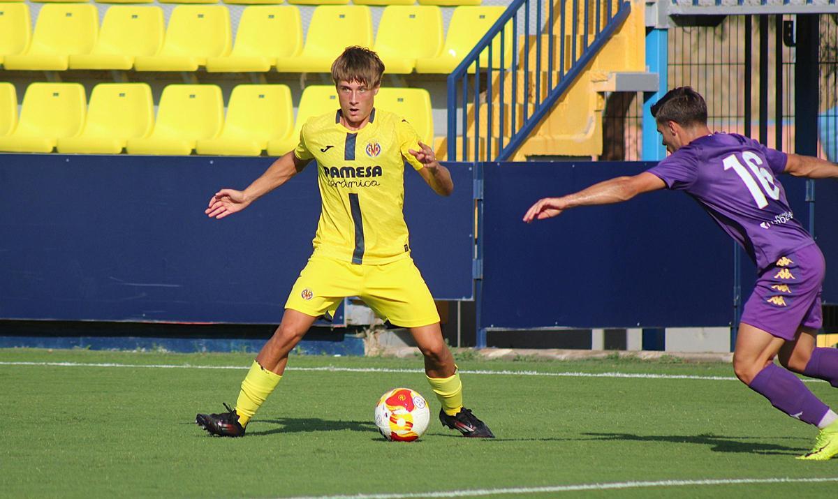 Iván Rodríguez apunta a ser titular en el lateral izquierdo ante la baja de Eneko Ortiz.