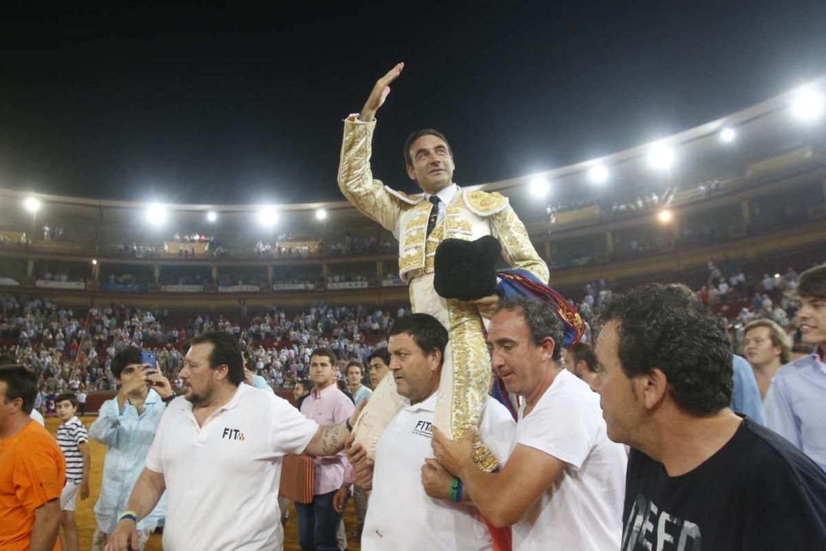 Fotos: Ponce sale a hombros en la tercera de abono.