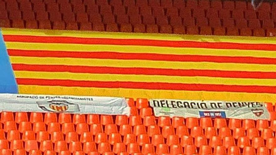 La Senyera preside Mestalla