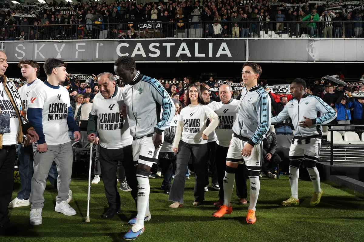 Galería | Las mejores imágenes de la afición y los homenajes del Castellón-Leganés