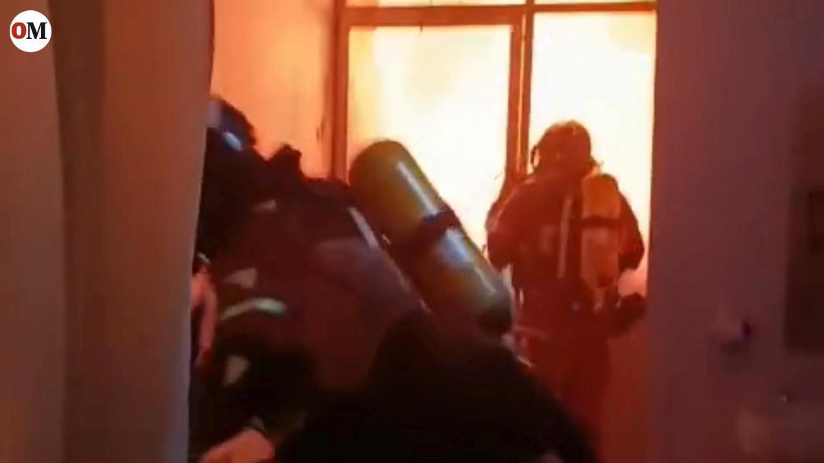 Actuación de los bomberos en el incendio del Hospital Santa Lucía de Cartagena