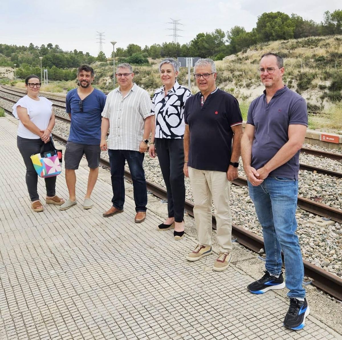 Los regidores de Hellín y Calasparra en la estación de tren