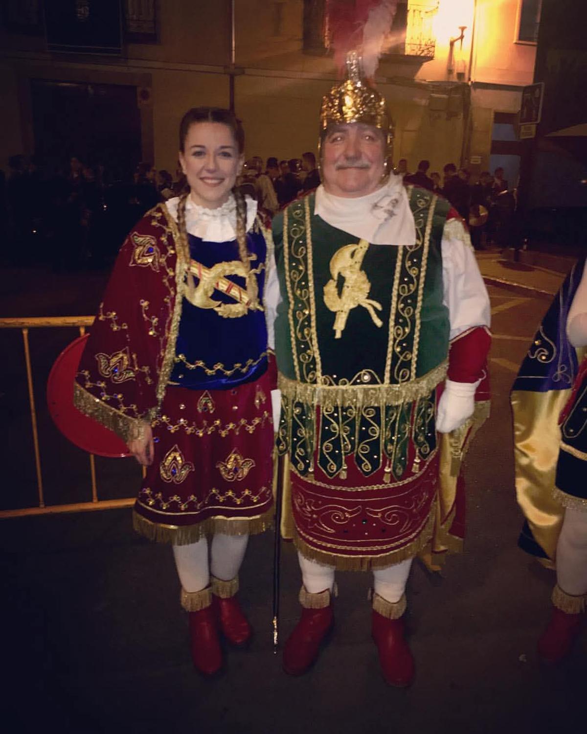Lucía junto a su padre y presidente de "Los Armaos", Ramón Sáez