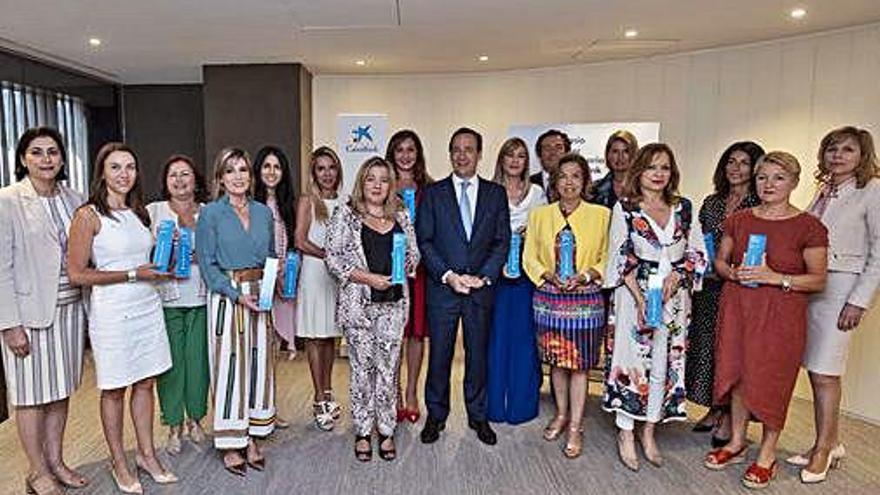 El grup de dones guanyadores del premi Dona Empresària.