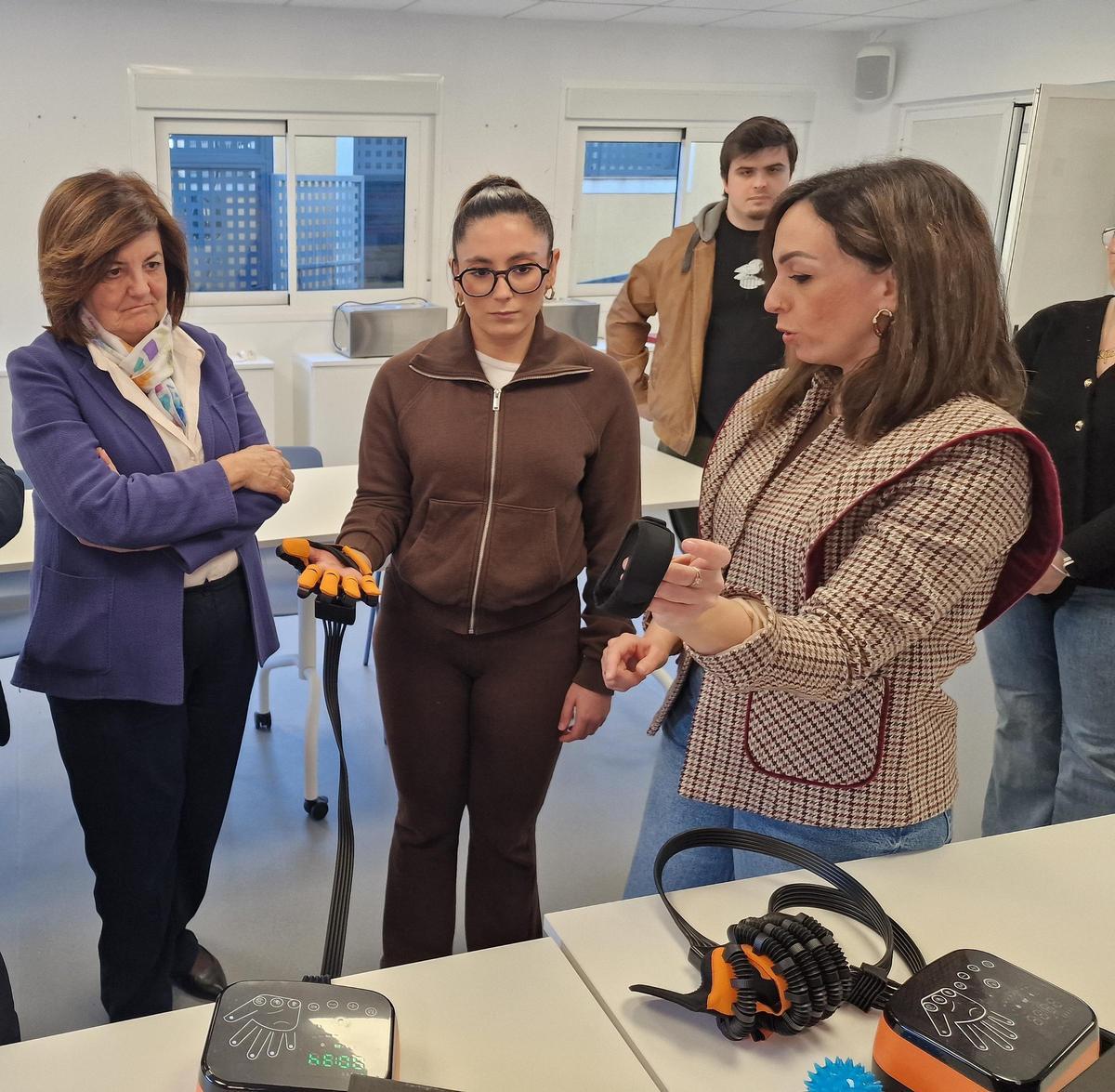 La presidenta de la UCAM ha conocido las novedades tecnológicas.