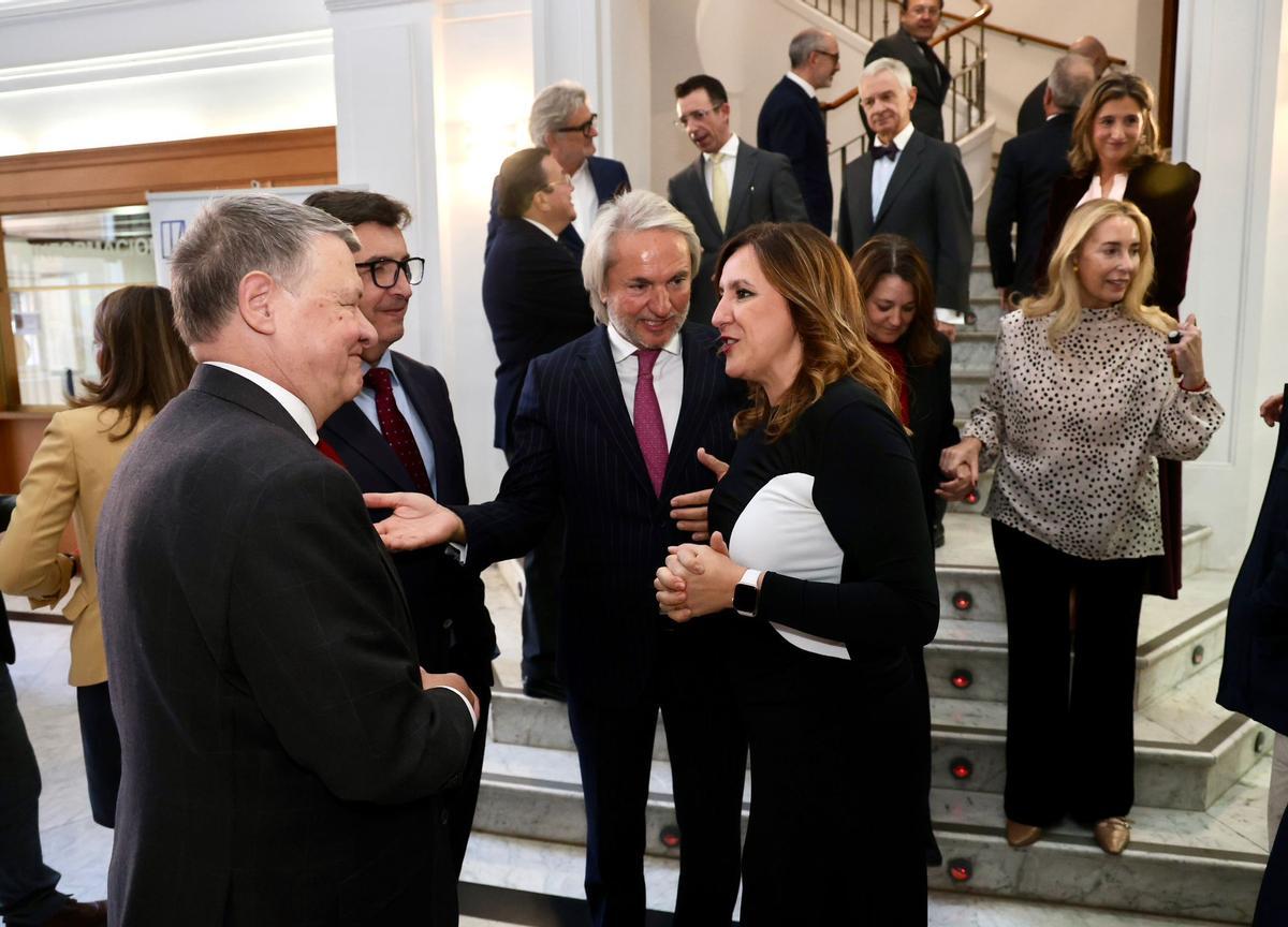 Parte del jurado de los Premios Convivencia hablando