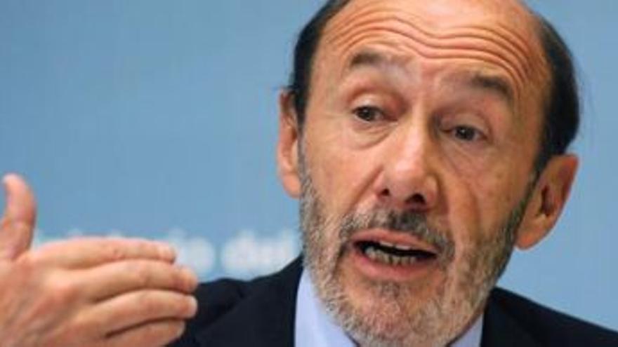 Rubalcaba tacha de &quot;infamia gravísima&quot; las acusaciones