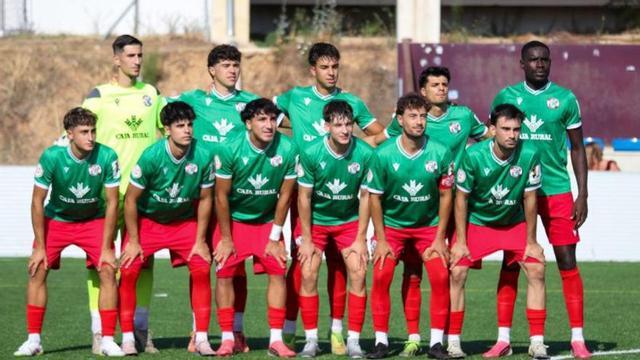 Formación del Zamora CF «B», ayer en Salamanca. | ESCUELA ZCF