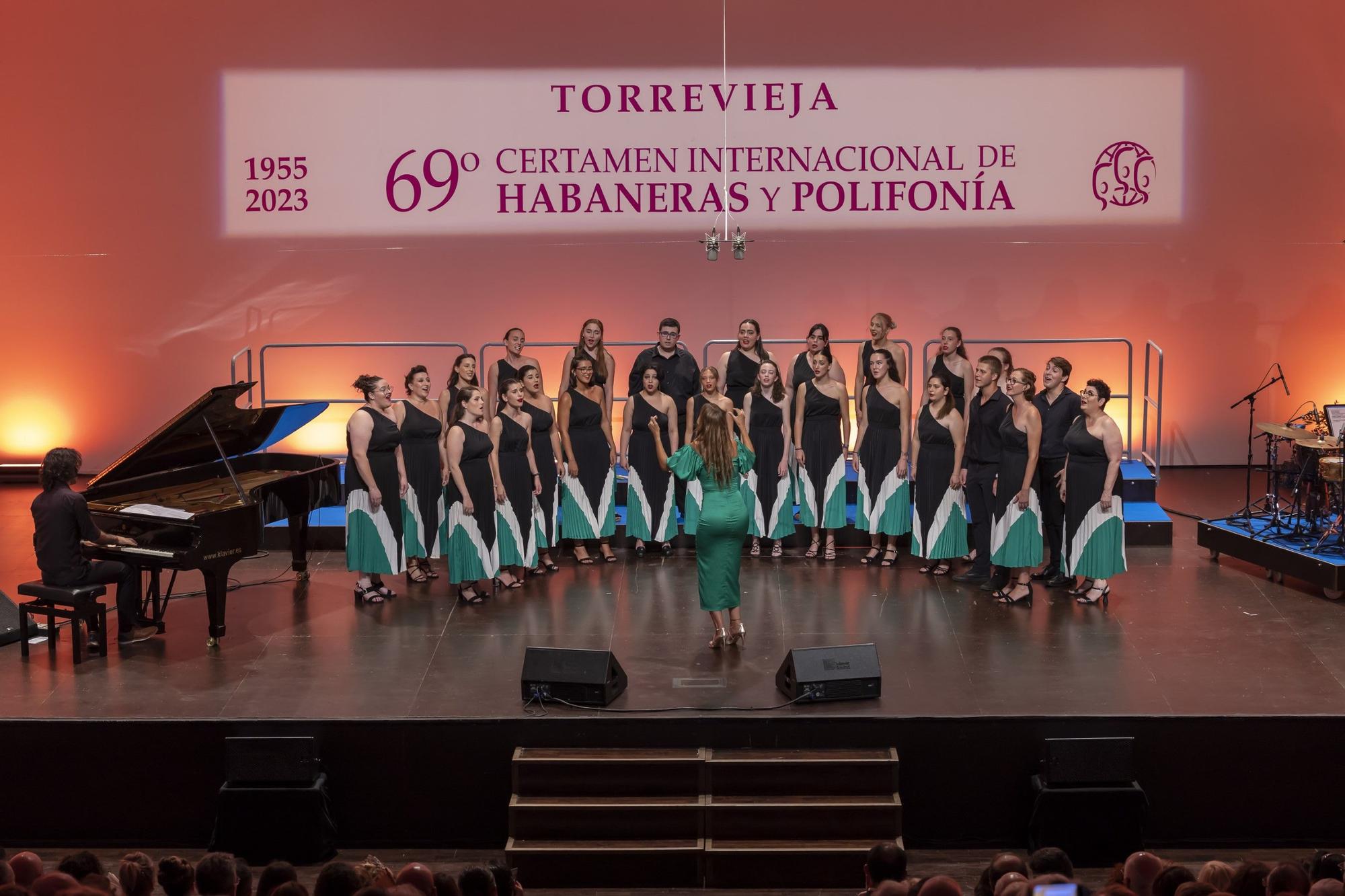 Gala inaugural del Certamen Internacional de Habaneras y Polifonía de Torrevieja con la actuación de Pasión Vega