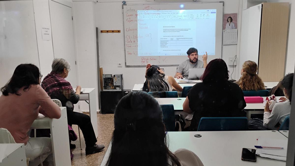 Competencias digitales en el curso inicial de Lloc de Vida.
