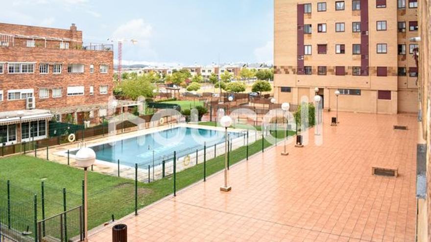 Pisos con piscinas en venta en Cáceres.
