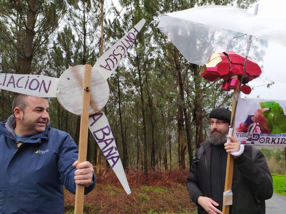 Mobilización en Val do Dubra con motivo do Día Mundial das Montañas frente ao 'espolio enerxético'