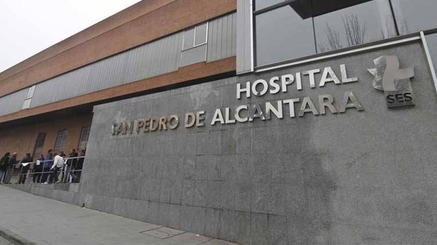 El hospital de Cáceres investiga nuevos tratamientos contra el cáncer