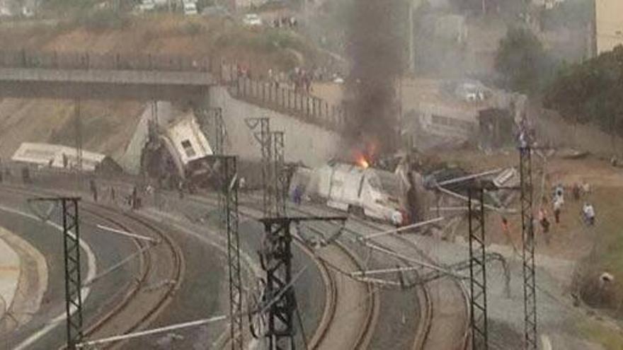 Imagen del accidente de tren en Santiago de Compostela.