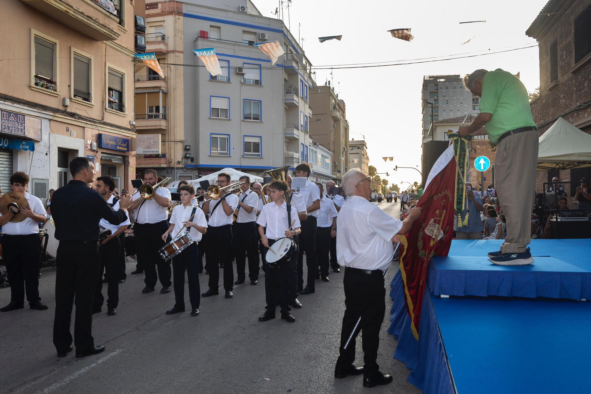 Así ha sido el pasacalle de bandas de música afectadas por la dana en la Torre
