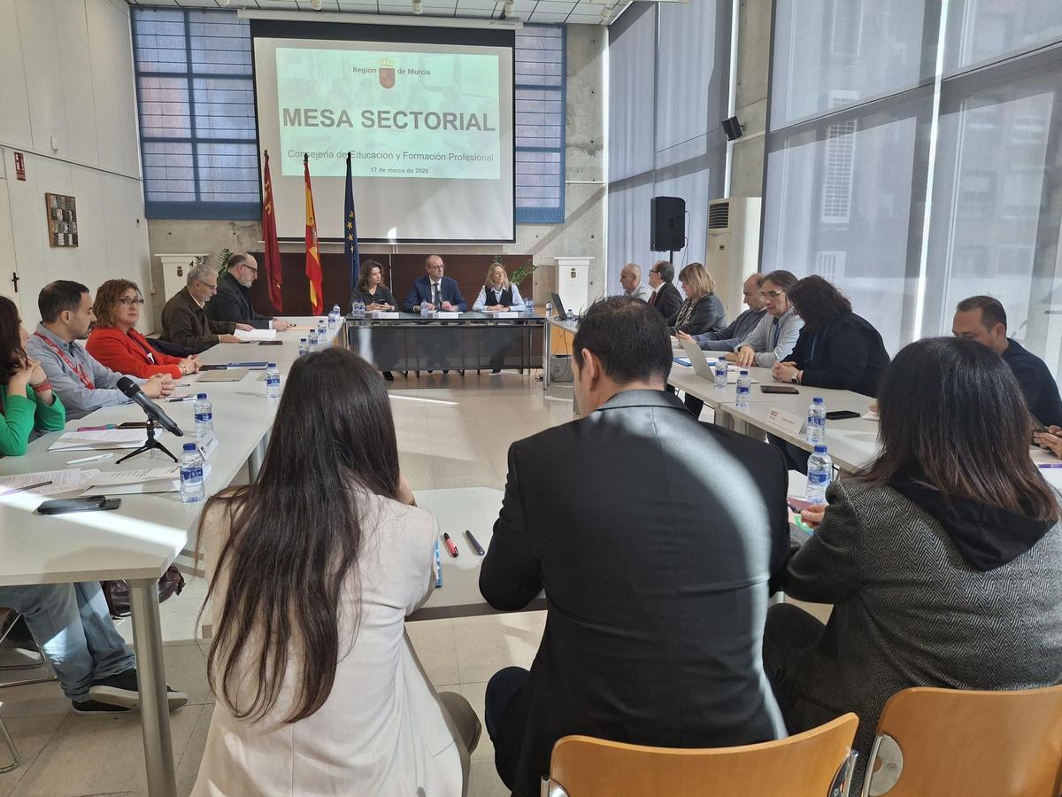 Reunión de la Mesa Sectorial de Educación este martes en Murcia.