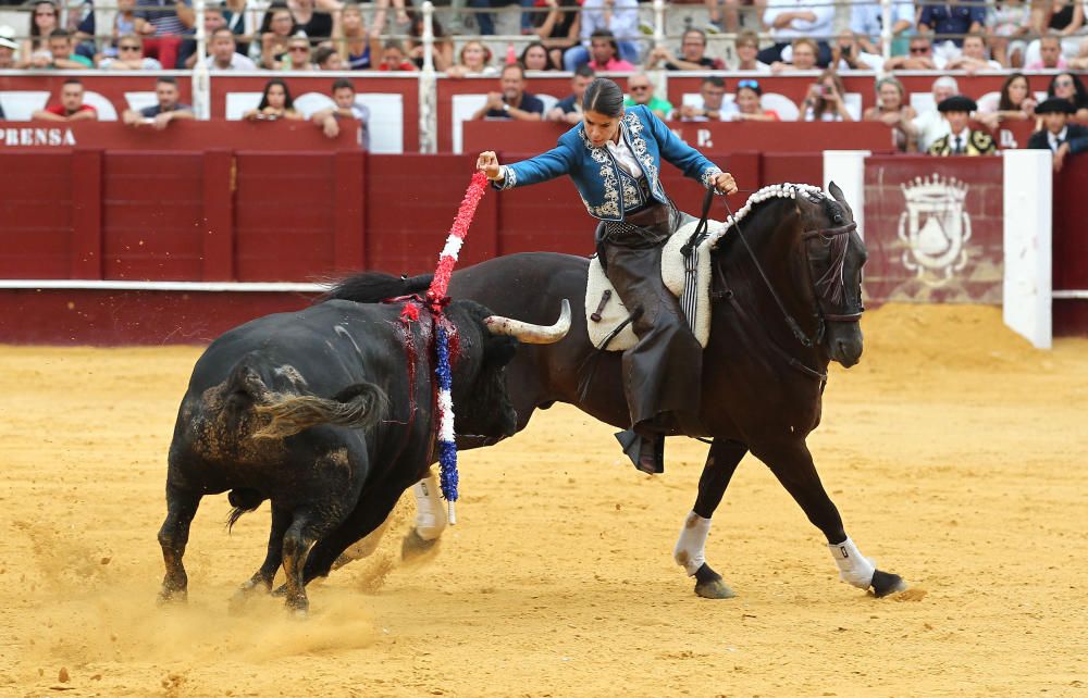 Diego Ventura abre la última Puerta Grande de la Feria