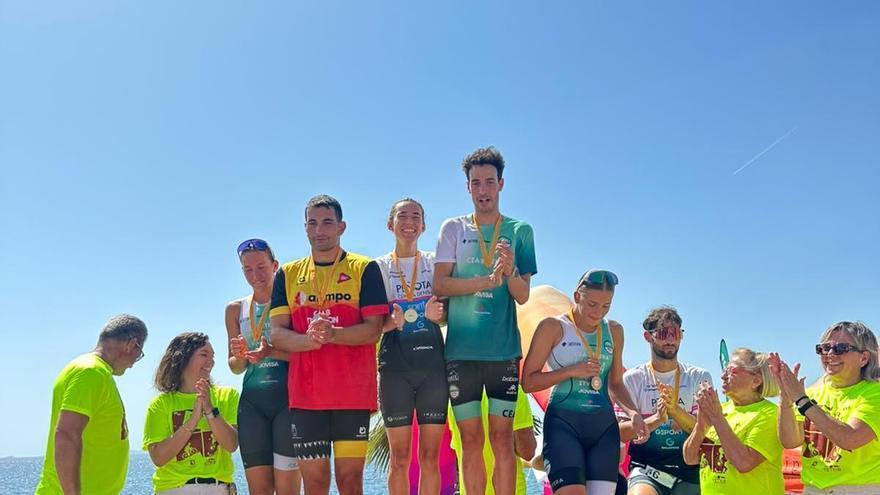 Antoni Juan y María Sbert se imponen en el Triatló de Sa Ràpita