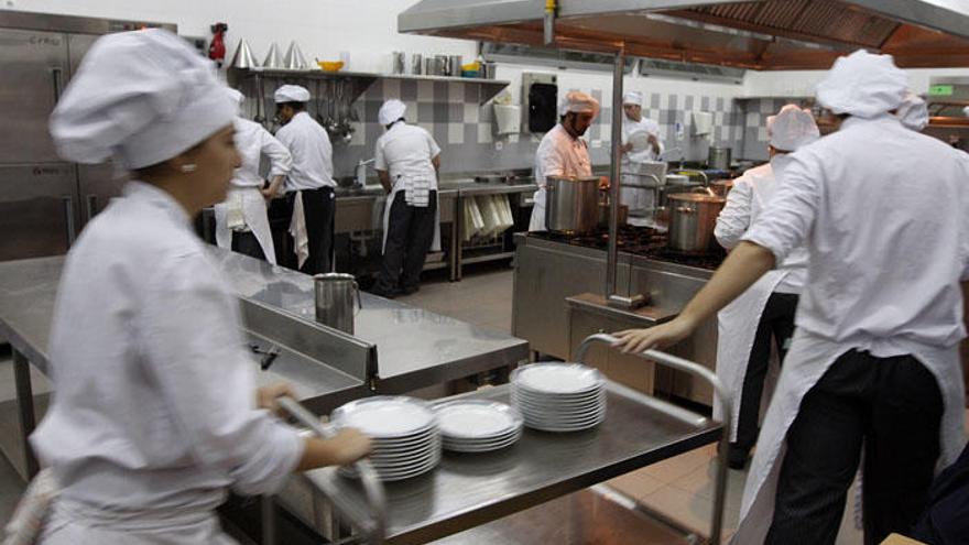 Las grandes escuelas de hostelería de Málaga viven sus horas más bajas
