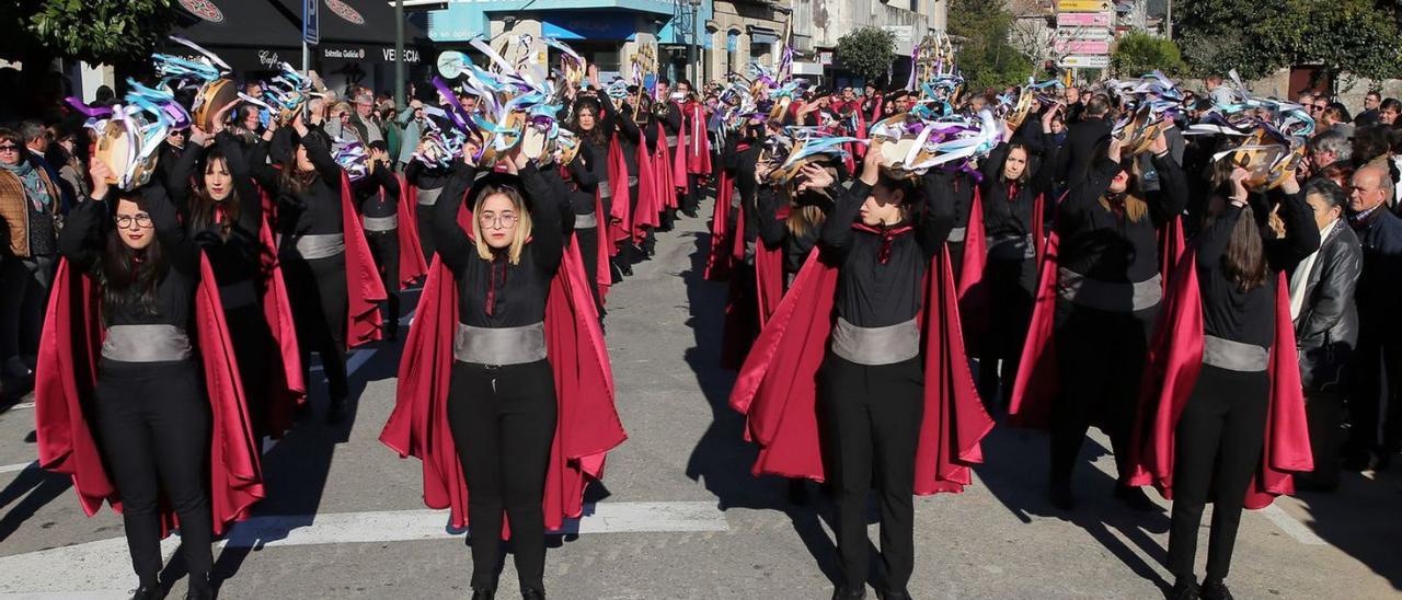 Integrantes de la rondalla de Chaín, en el Certamen de Rondallas de Reis de Gondomar.   | // MARTA G. BREA