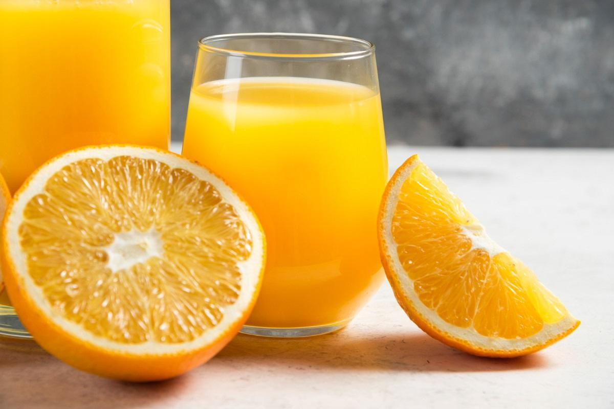 ¿Acatarrado? Fortalece el sistema inmunológico con un zumo de naranja recién exprimido
