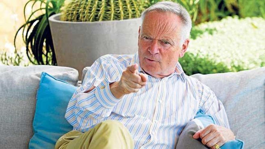 Muere el escritor y político británico Jeffrey Archer