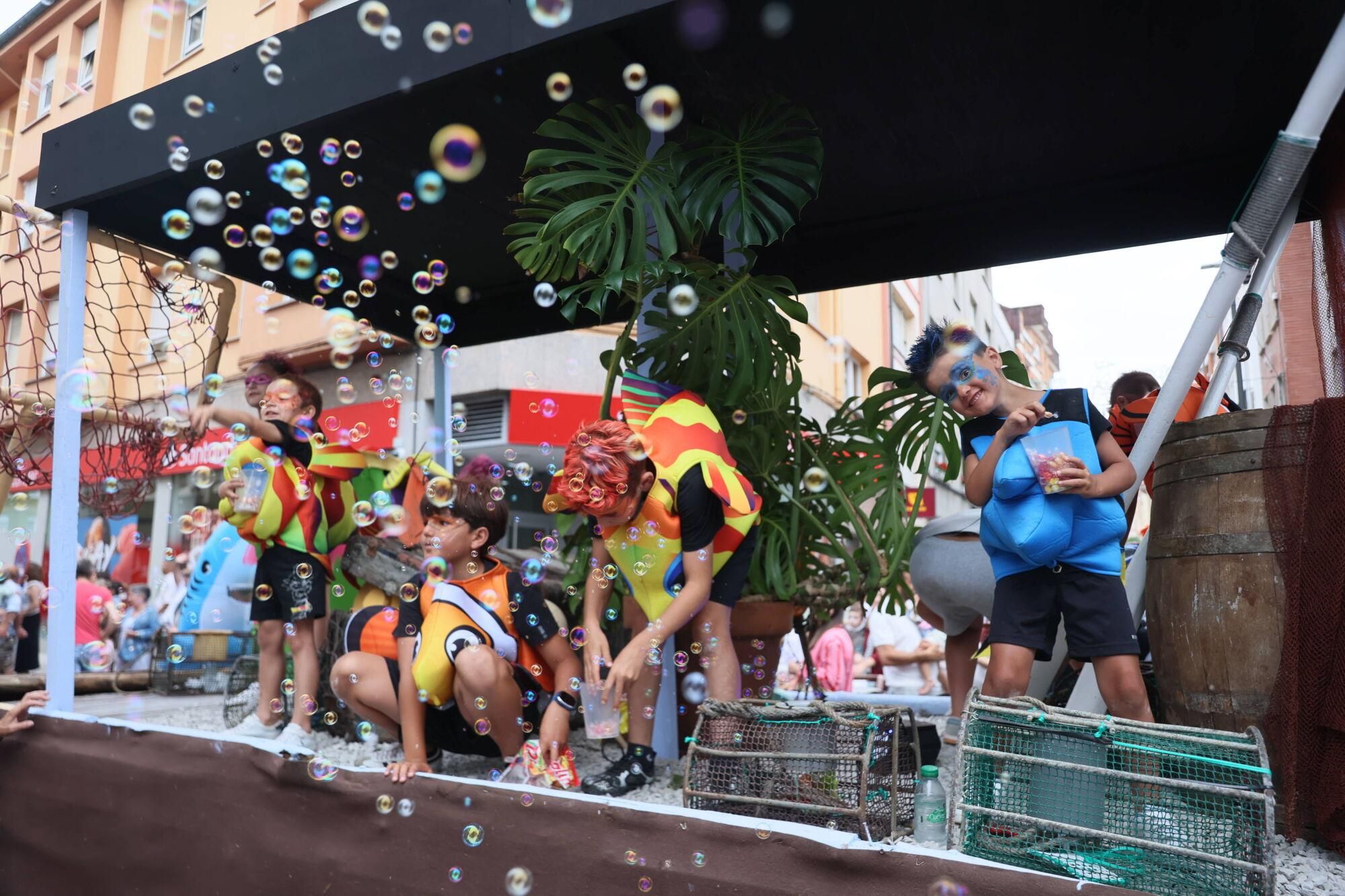 EN IMÁGENES: El desfile de carrozas por las fiestas del Carmen de Luancoi