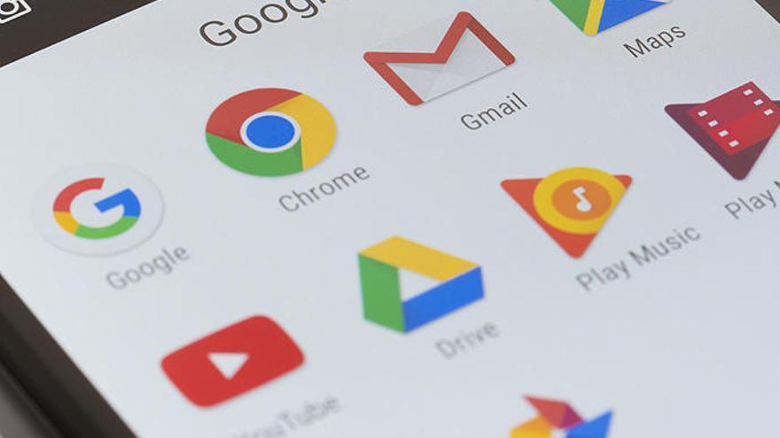 Apps preinstal·lades en un mòbil Android | Shutterstock