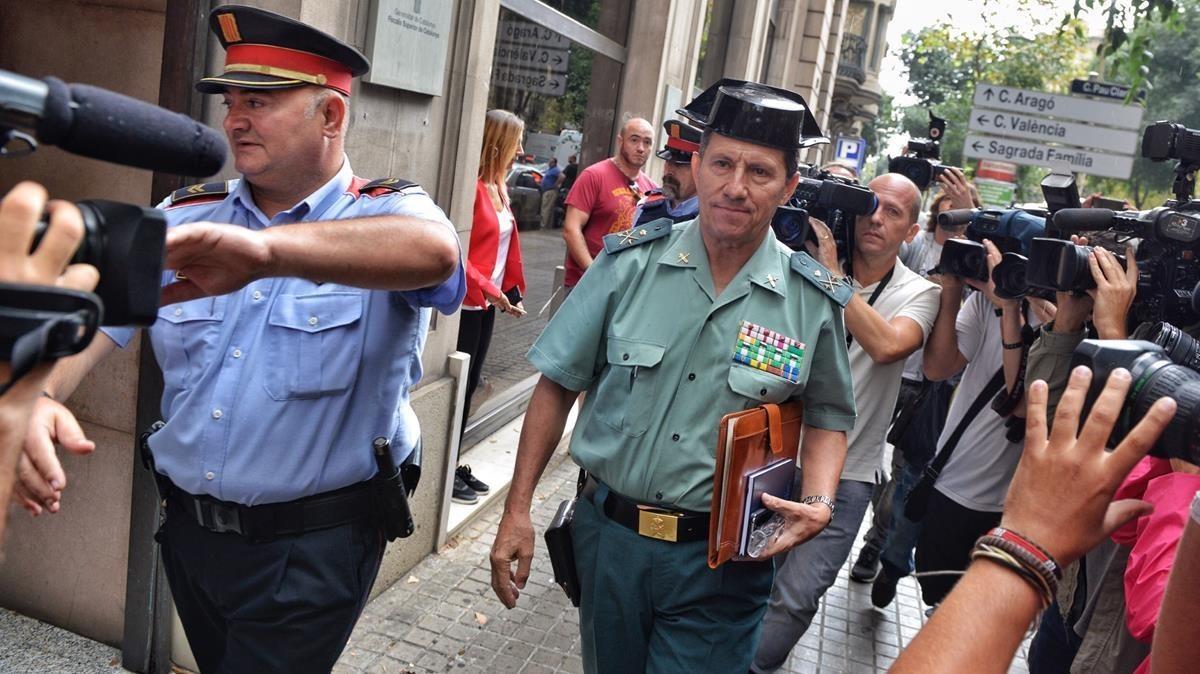 zentauroepp40072079 guardia civil entra en la fiscalia  foto ferran sendra170912122553