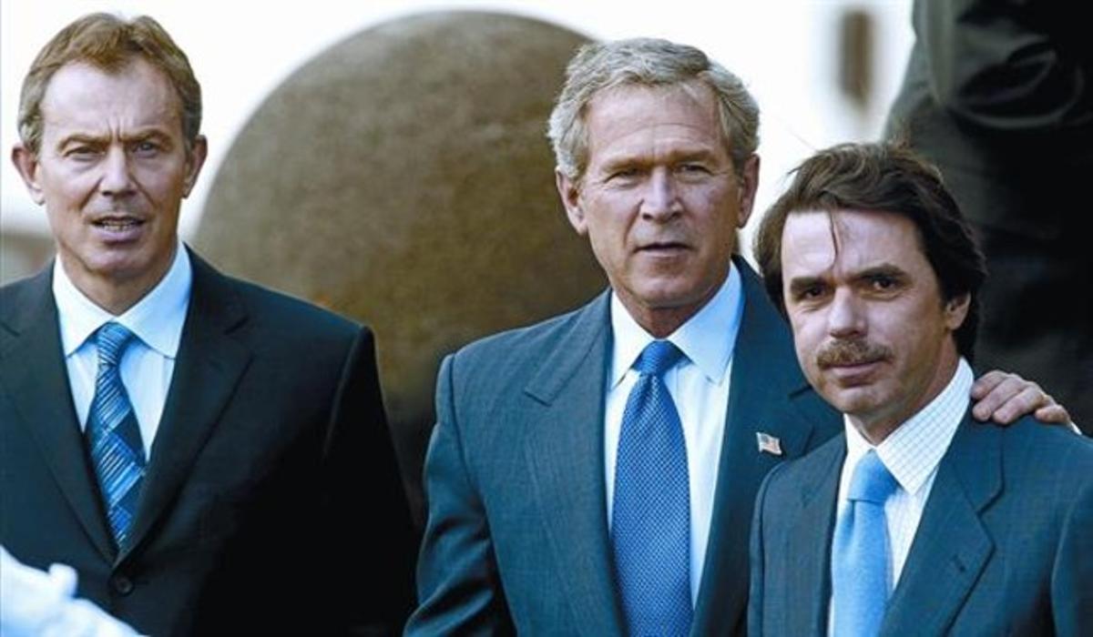 2003. La foto de les Açores, amb Tony Blair i George W. Bush.
