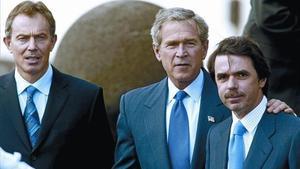 2003. La foto de las Azores, con Tony Blair y George W. Bush.