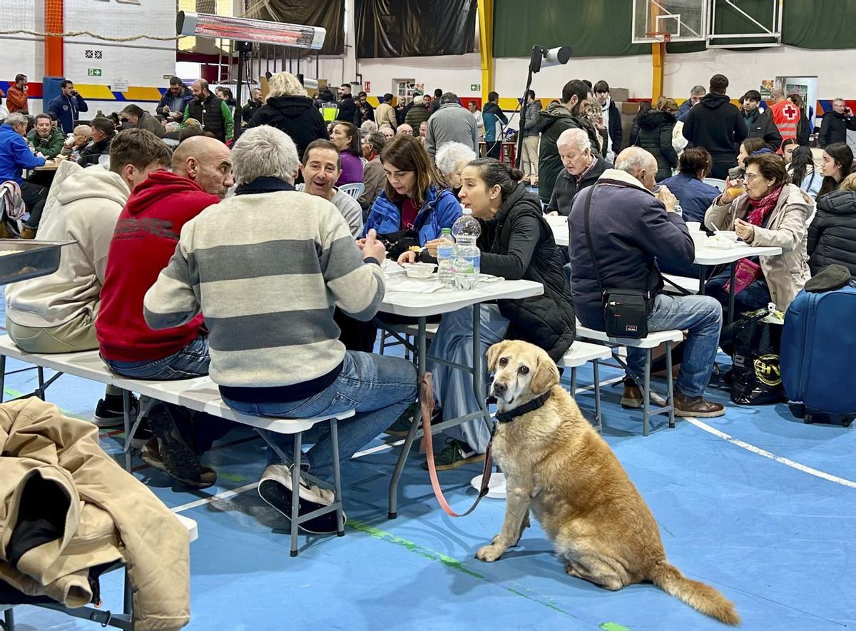Instalaciones de Ronda donde se han refugiado los desalojados de las localidades afectadas por las lluvias.