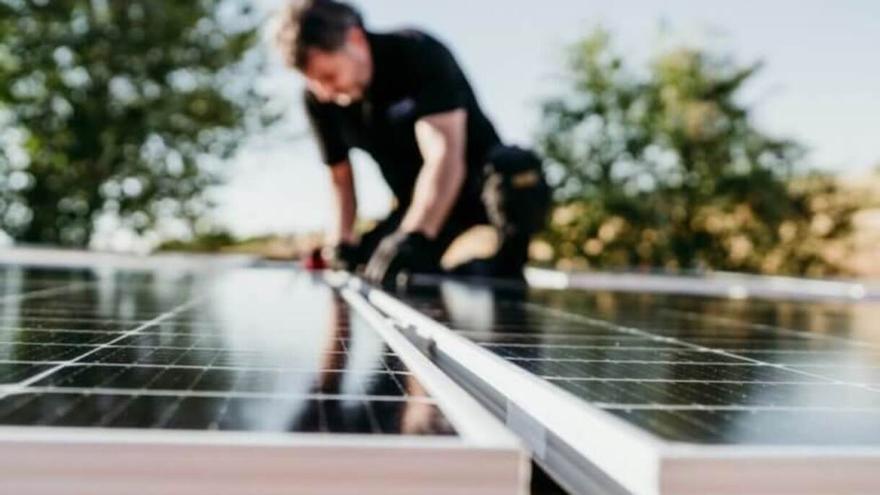 Más de un centenar de viviendas de Catarroja apuestan por el autoconsumo eléctrico