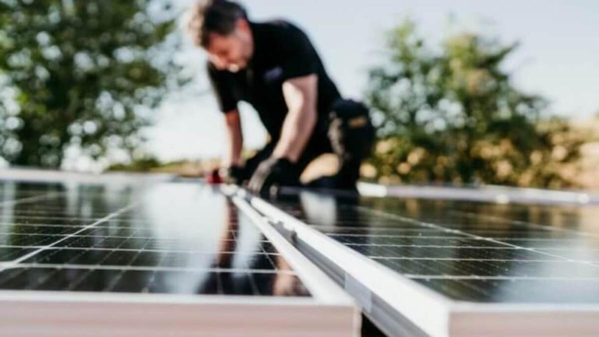 En Catarroja 111 hogares ya tienen placas solares instaladas.