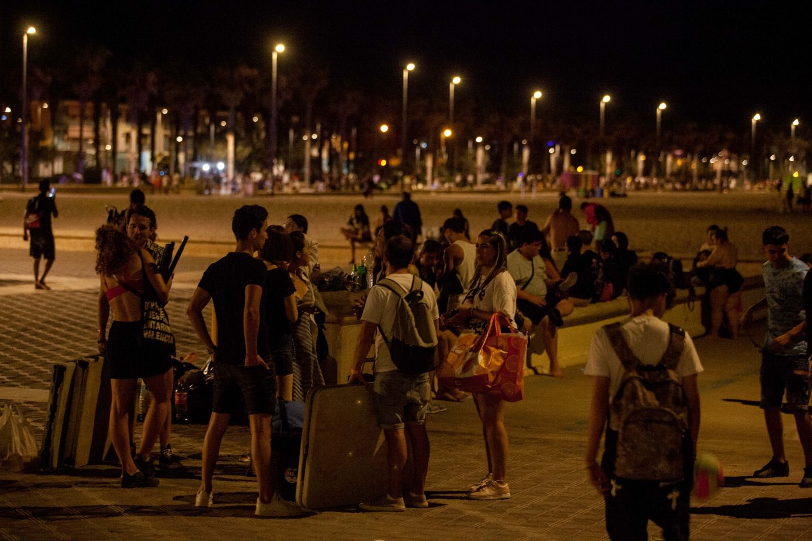 Desalojo y limpieza de las playas tras la noche de San Juan