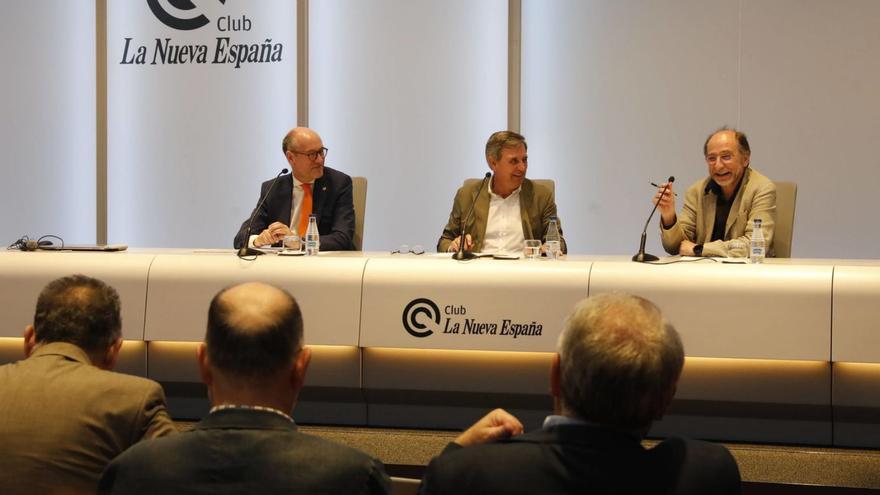 Por la izquierda, Santiago Álvarez, Abel Fernández y Javier Suárez Pandiello.