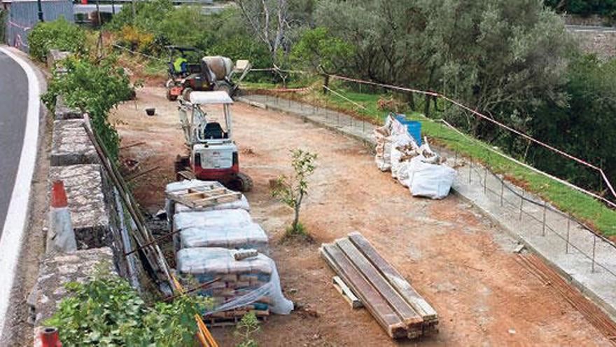 Neuer Parkplatz im Bergdörfchen Deià